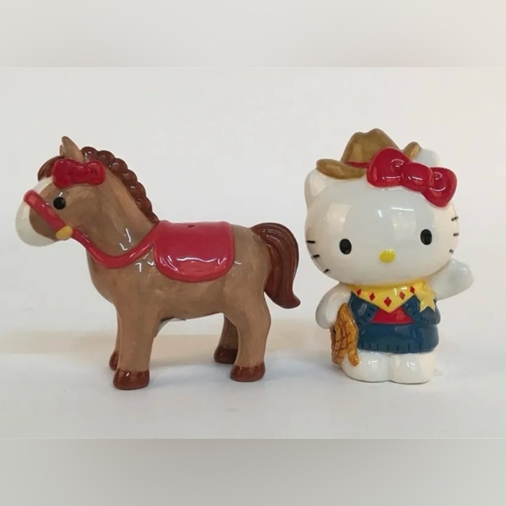 Hello Kitty Salt and Pepper Shakers, Cowgirl and Horse. So Adorable!! NIB